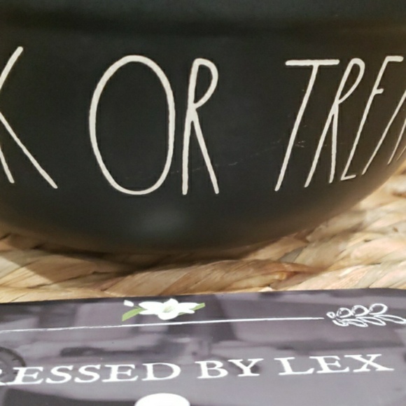 NWT HTF Rae Dunn TRICK OR TREAT Black Bowl - Picture 2 of 4